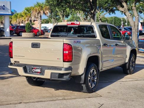Used 2022 Chevrolet Colorado Z71 AWD/4WD image 7