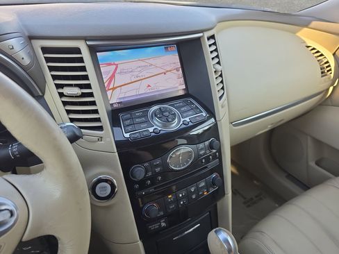 Used 2014 INFINITI QX70 AWD w/ Premium Package image 20
