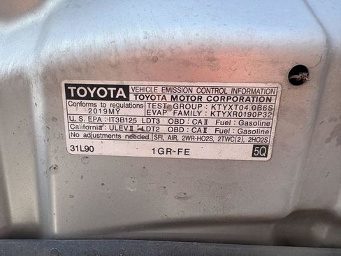 Used 2019 Toyota 4Runner SR5 AWD/4WD image 27