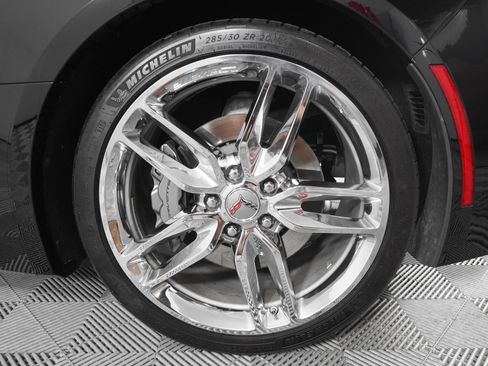Used 2019 Chevrolet Corvette Stingray Convertible w/ 3LT Preferred Equipment Group RWD image 30
