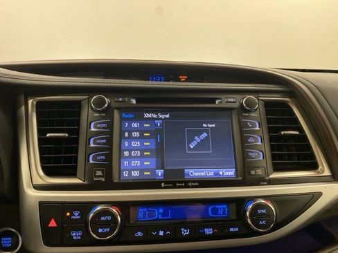 Used 2018 Toyota Highlander Limited image 10