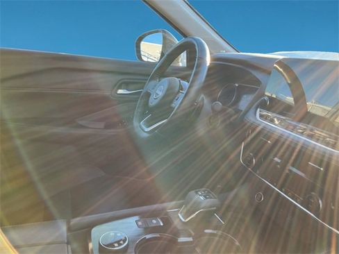 Used 2022 Nissan Rogue SL w/ SL Premium Package image 14