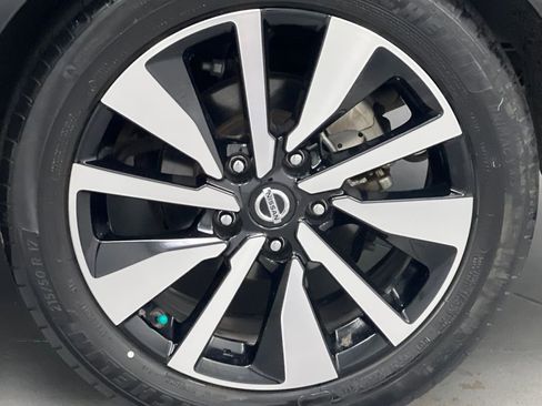 Used 2022 Nissan Sentra SV w/ SV Premium Package image 58