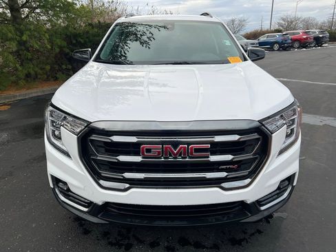 Used 2022 GMC Terrain AT4 w/ Infotainment Package II image 6