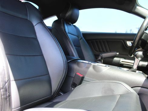Used 2022 Ford Mustang Premium RWD image 15