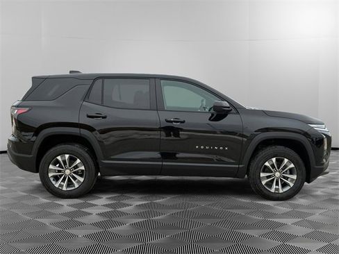 New 2026 Chevrolet Equinox LT image 2