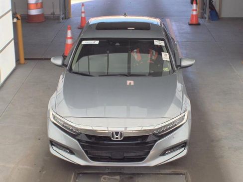 Used 2020 Honda Accord Touring image 2