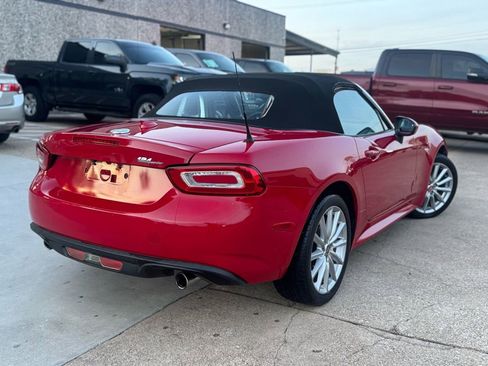 Used 2018 FIAT 124 Spider Lusso w/ Navigation & Sound Group image 6