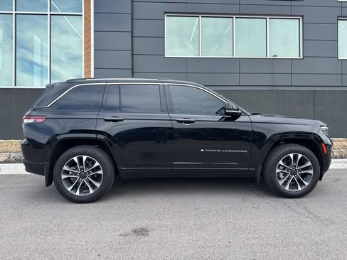 Used 2023 Jeep Grand Cherokee Overland w/ Adv Protech Group III AWD/4WD image 2