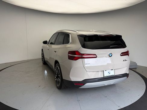 Used 2025 BMW X3 xDrive30i w/ Premium Package AWD/4WD image 2