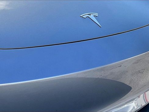 Used 2025 Tesla Model 3 Long Range image 31