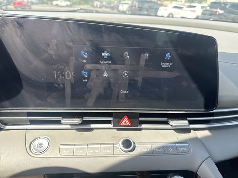 Used 2025 Hyundai Elantra SEL FWD image 23