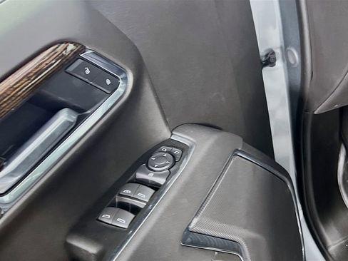 New 2026 GMC Sierra 1500 SLE image 17