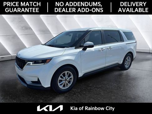 Used 2024 Kia Carnival LX FWD image 1