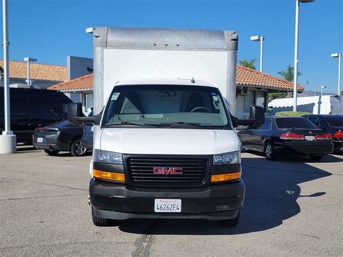 Used 2020 GMC Savana 3500 image 2