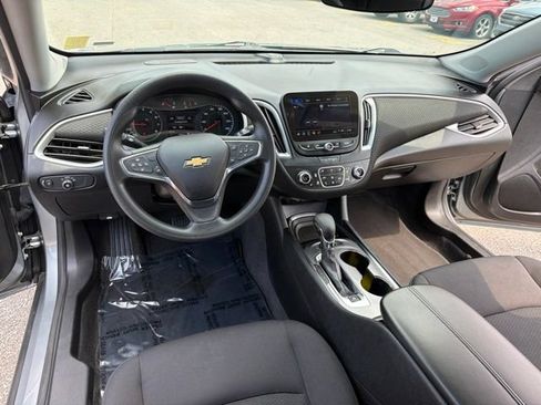 Used 2024 Chevrolet Malibu LT FWD image 16
