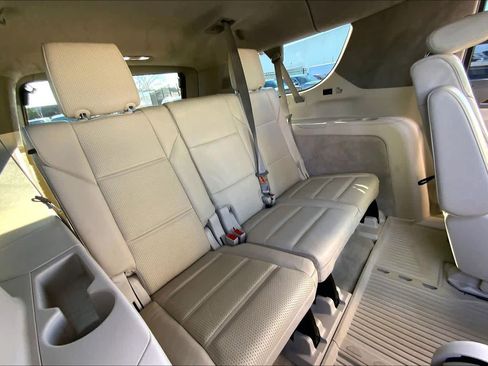 Used 2023 Cadillac Escalade ESV Sport Platinum image 18