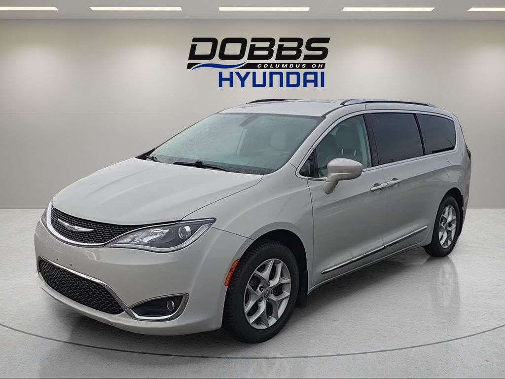 Used 2017 Chrysler Pacifica Touring-L Plus w/ Tire & Wheel Group FWD image 1