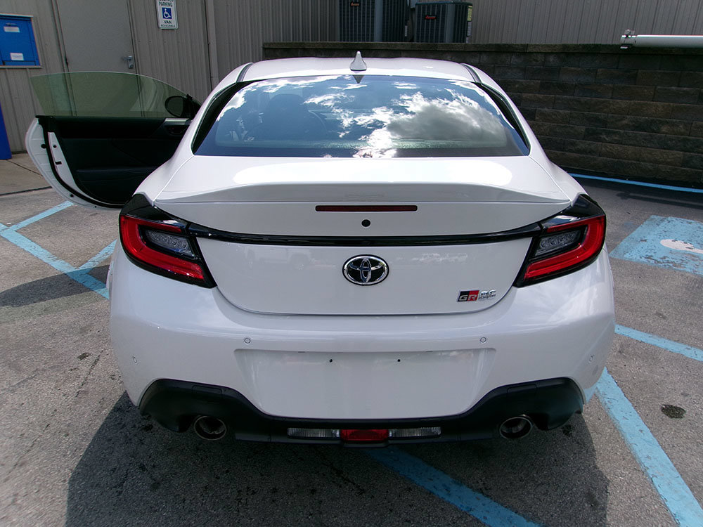 Used 2025 Toyota GR86 Premium w/ Performance Package RWD image 4