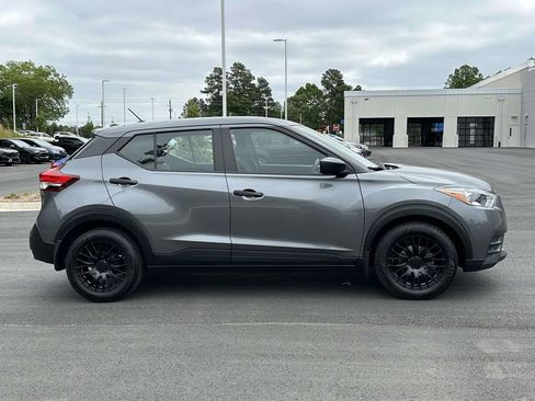 Used 2020 Nissan Kicks S FWD image 26