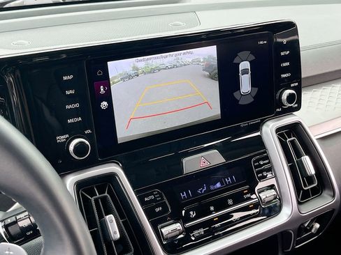 Used 2023 Kia Sorento EX image 14