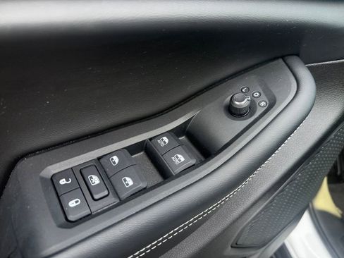 Used 2025 Jeep Grand Cherokee Laredo w/ Luxury Tech Group I image 26