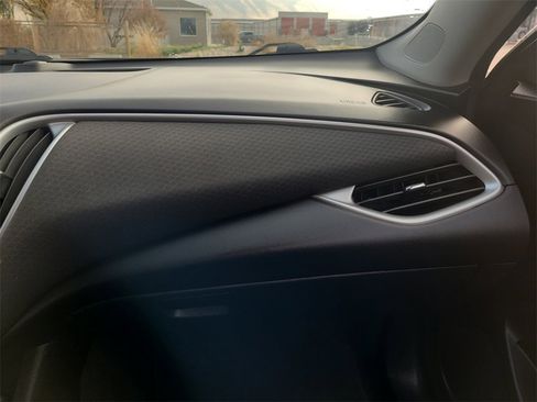 Used 2022 Chevrolet Malibu LT image 16