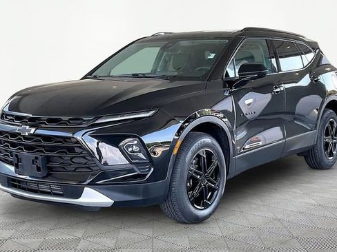 Used 2023 Chevrolet Blazer LT w/ Convenience Package FWD image 3