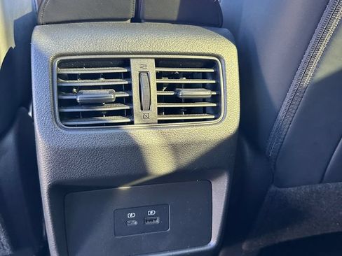 Used 2023 Nissan Rogue SV w/ SV Premium B Package FWD image 18