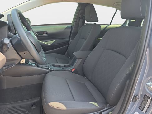 Used 2025 Toyota Corolla LE FWD image 14