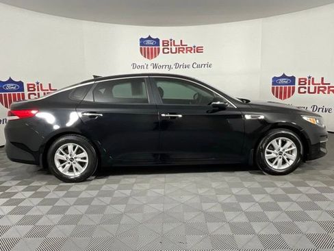 Used 2016 Kia Optima LX image 2