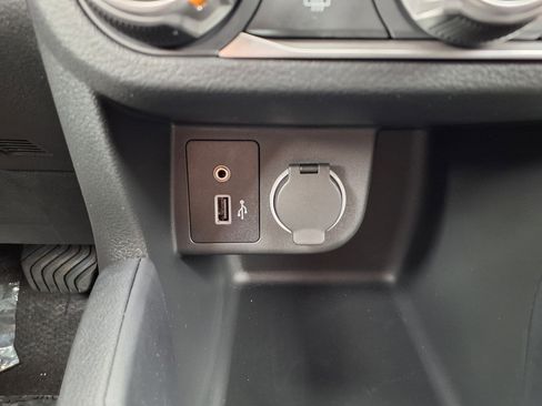 Certified 2025 Nissan Kicks Play S FWD image 21