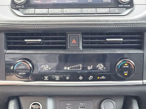 Certified 2023 Nissan Rogue SV image 24