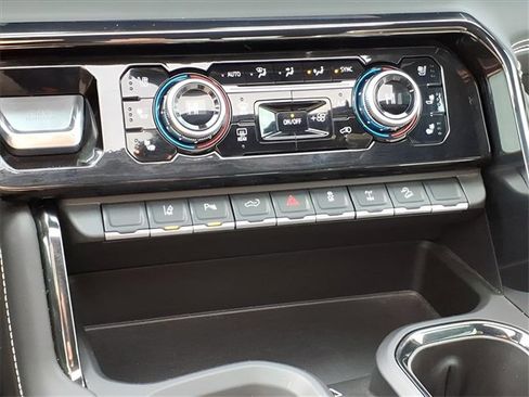 Used 2024 GMC Sierra 2500 AT4X image 28