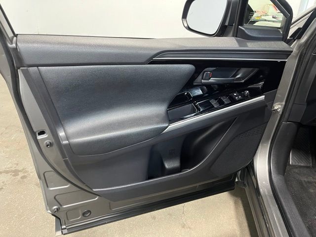 Used 2023 Toyota bZ4X AWD image 25