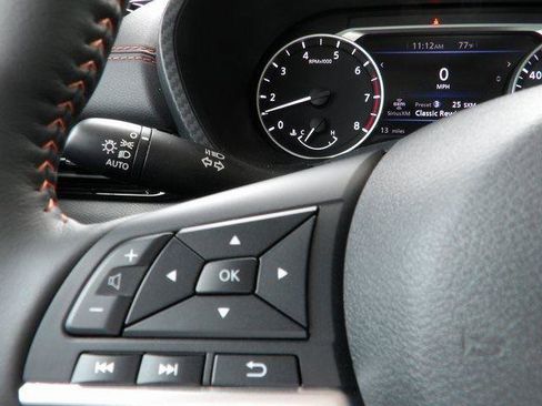 Used 2025 Nissan Sentra SR w/ SR Premium Package image 31