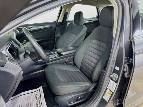 Used 2020 Ford Fusion SE FWD image 11