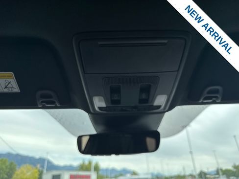 Used 2025 Honda Pilot Black Edition image 33