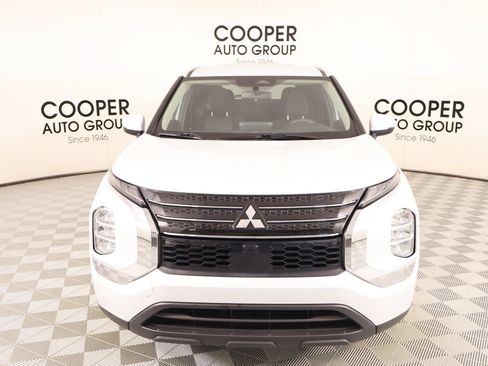 Used 2023 Mitsubishi Outlander ES FWD image 8