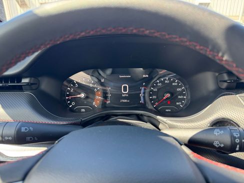 Used 2025 Jeep Compass Trailhawk image 39