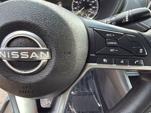Used 2025 Nissan Sentra SV FWD image 18