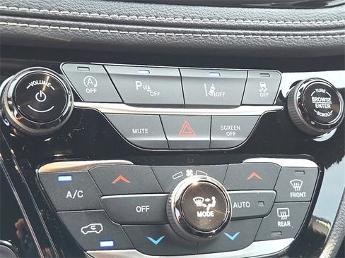 New 2026 Chrysler Pacifica Select image 20