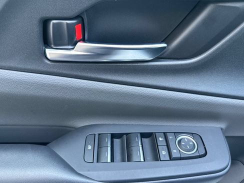 Certified 2023 Toyota Prius XLE FWD image 11