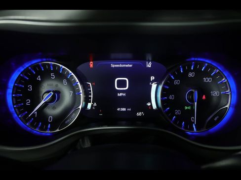 Used 2025 Chrysler Pacifica Select image 22