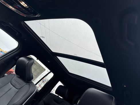 New 2024 Jeep Grand Cherokee Overland w/ Advanced Protech Group III image 18