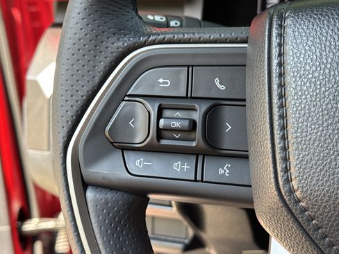 Used 2025 Toyota 4Runner SR5 AWD/4WD image 22
