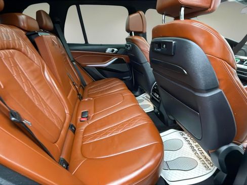 Used 2019 BMW X5 xDrive50i w/ M Sport Package image 14