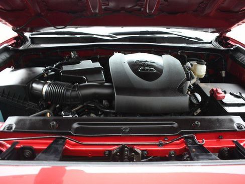 Certified 2023 Toyota Tacoma SR5 AWD/4WD image 29