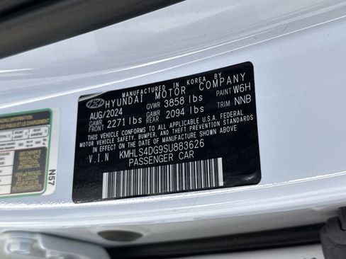 Certified 2025 Hyundai Elantra SEL FWD image 33