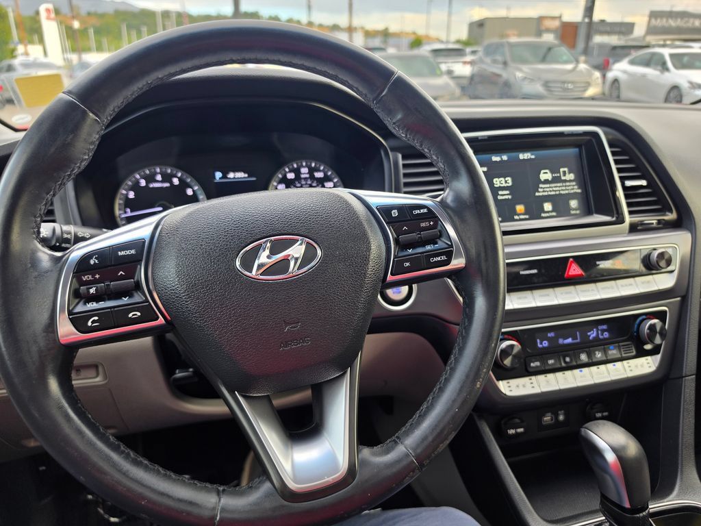 Used 2018 Hyundai Sonata Limited FWD image 17